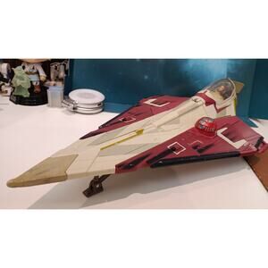 Star Wars Attack Of The Clones Obi-Wan Kenobi’s Jedi Starfighter + Figure